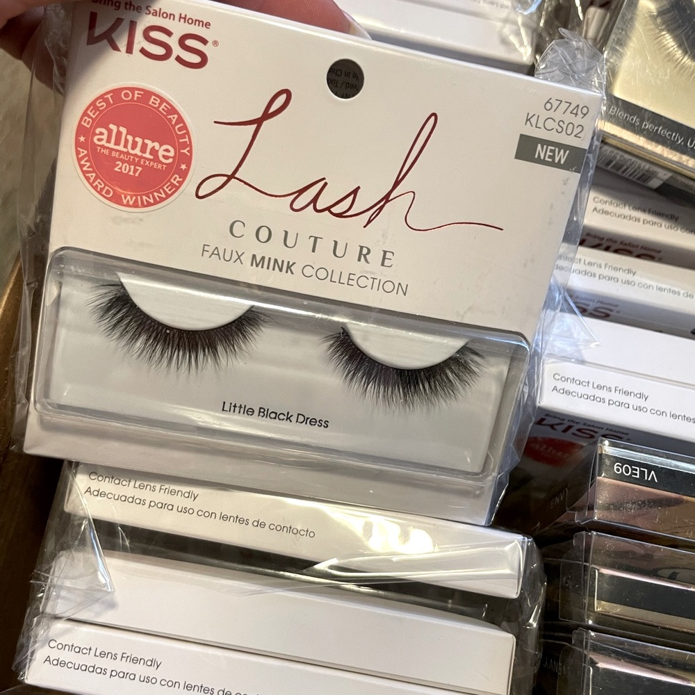 Box of Mink strip lashes